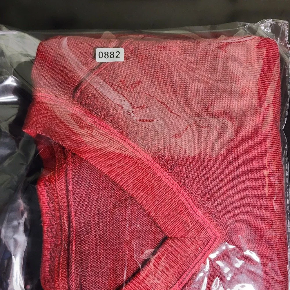 Tommy Bahama Sweater Mens Small V-Neck Extrafine Merino Wool Red Excellent